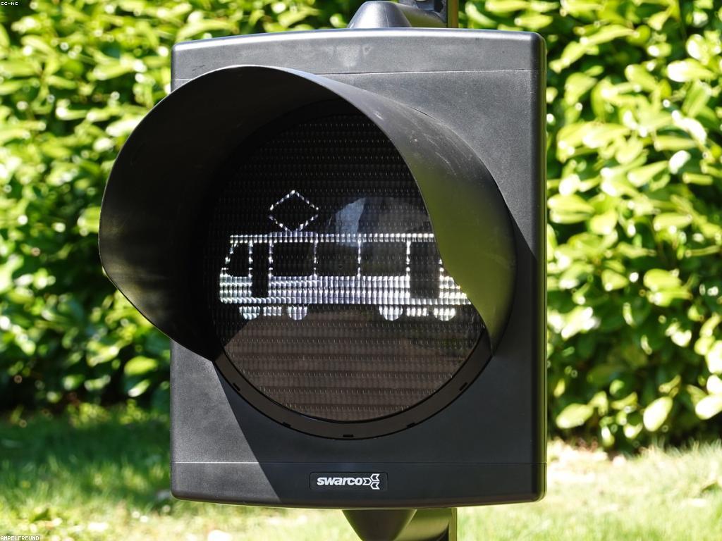 ការសង្កត់ធ្ងន់លើការតភ្ជាប់ហ្គេម និងប្រព័ន្ធ